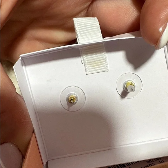 True to form Easter CZ post earrings - Picture 2 of 2